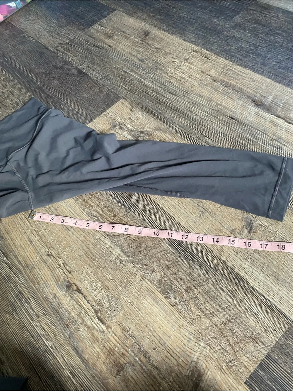 Lululemon Gray cropped capri leggings size 6